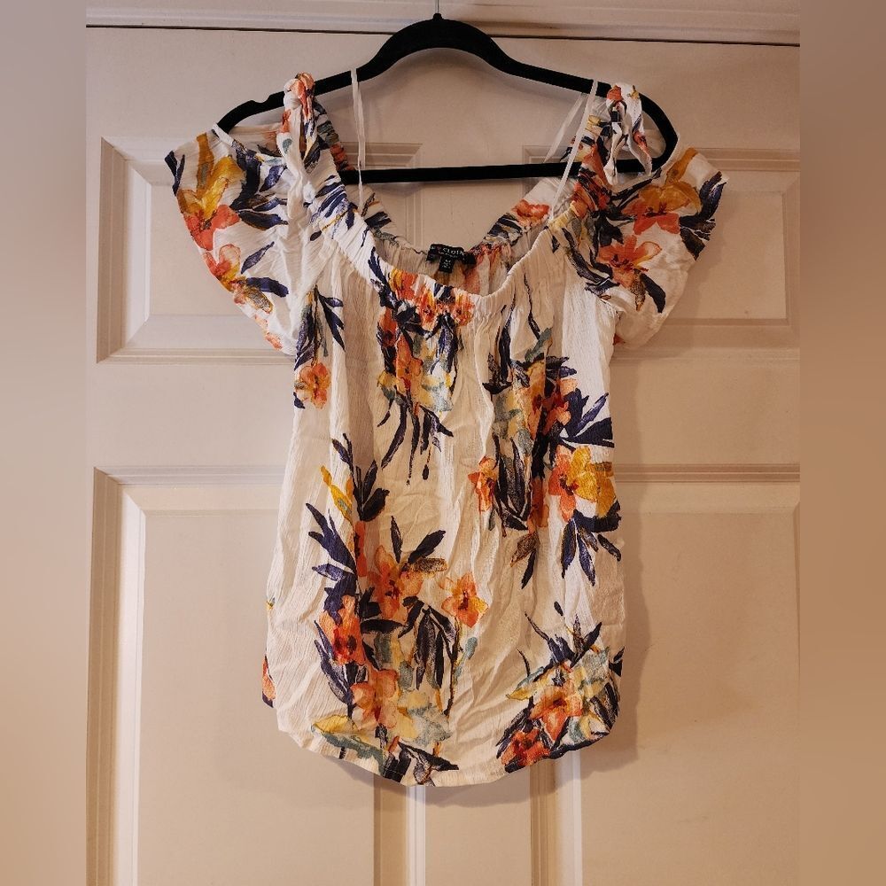 One Clothing white floral cold shoulder blouse M
